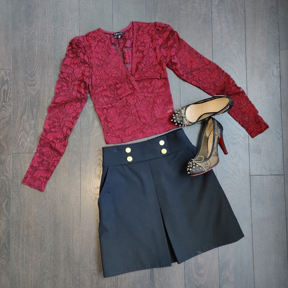 Dynamite Lace Crop Top - Picture 1 of 3